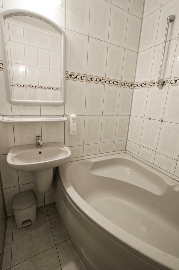 Bialy Orzel Aparthotel Przemyśl Kültér fotó