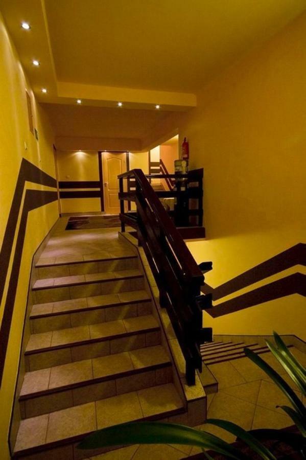 Bialy Orzel Aparthotel Przemyśl Kültér fotó