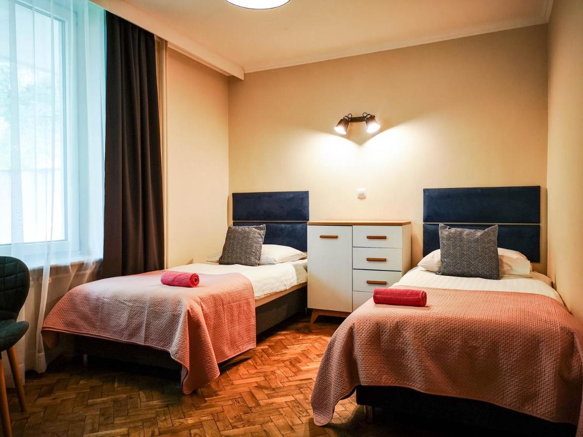 Bialy Orzel Aparthotel Przemyśl Kültér fotó